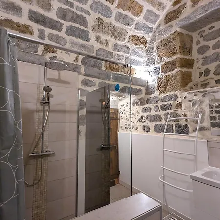 Xiiieme Siecle - 3 Etoiles - Wifi - Salle De Sport *